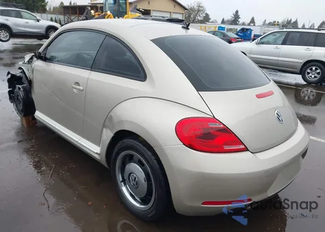 2013 Volkswagen Beetle 2.5L z USA, uszkodzony, nr VIN 3VWJP7AT1DM646858